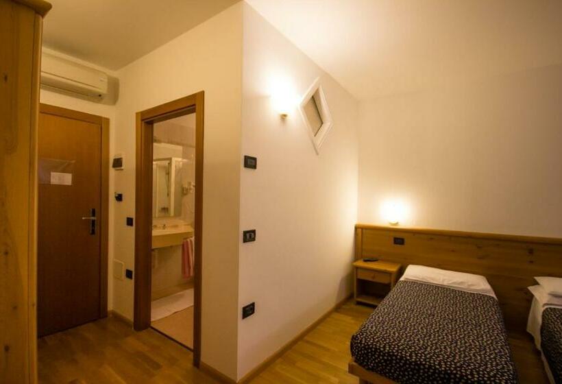 Пансион Affittacamere La Ferrata