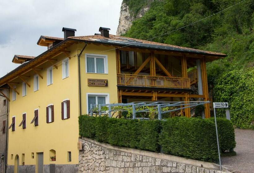 Пансион Affittacamere La Ferrata