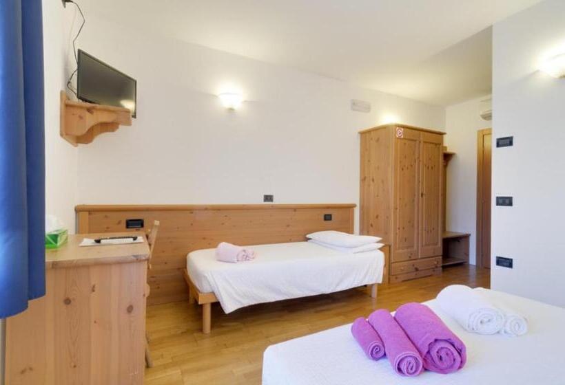 Пансион Affittacamere La Ferrata