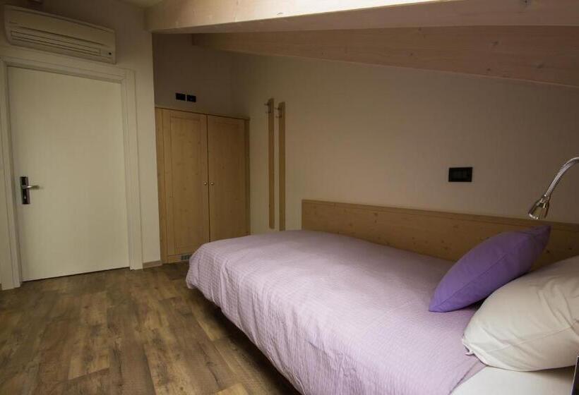 Пансион Affittacamere La Ferrata