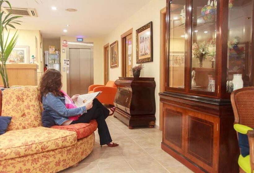 پانسیون Hostal Antigua Morellana