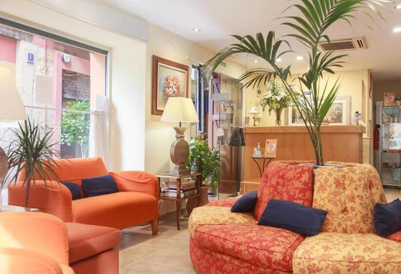 پانسیون Hostal Antigua Morellana