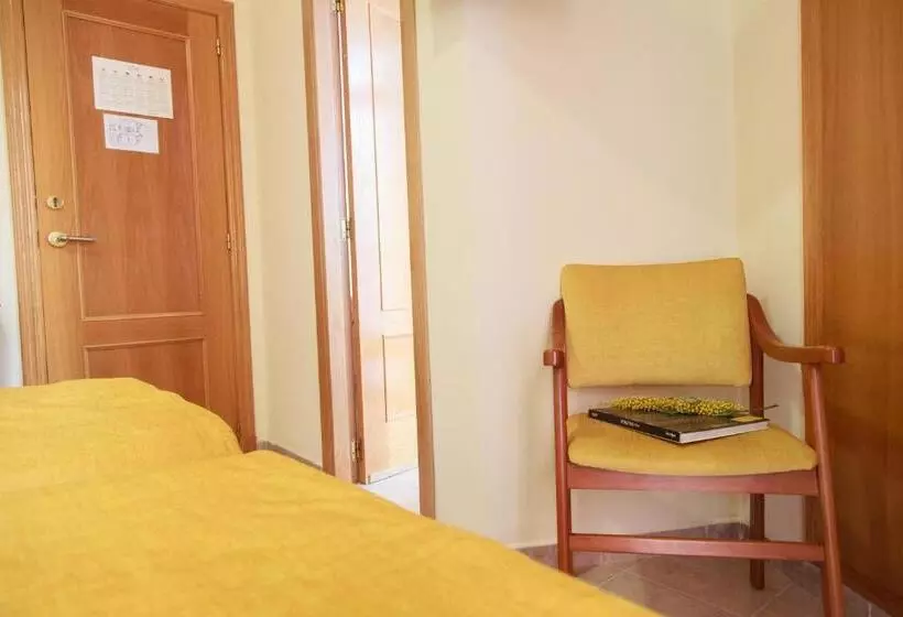 پانسیون Hostal Antigua Morellana