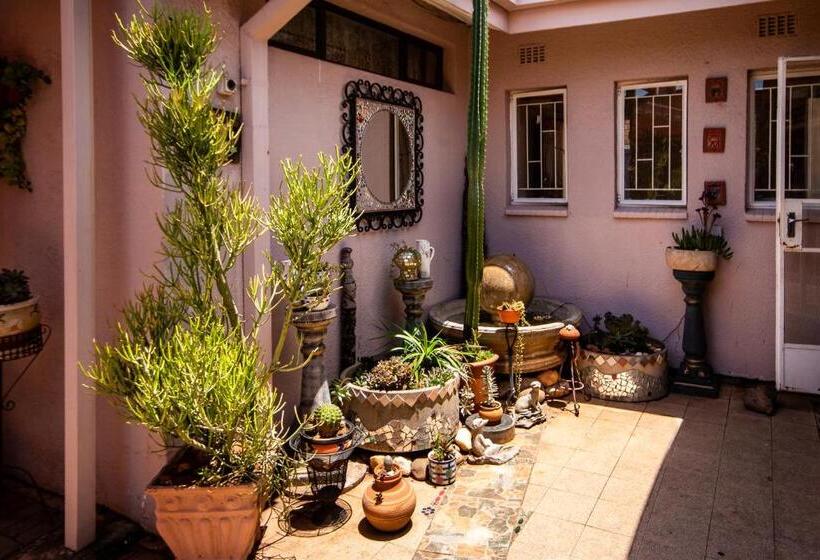 پانسیون Invite Guest House Self Catering Accommodation In Vanderbijlpark