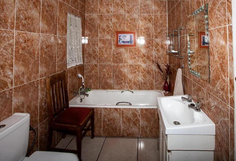 پانسیون Invite Guest House Self Catering Accommodation In Vanderbijlpark