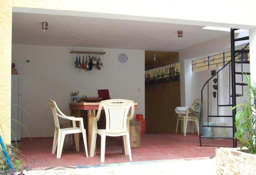 پانسیون La Choza Guesthouse