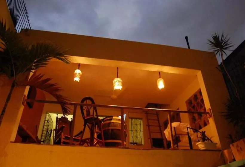 پانسیون La Choza Guesthouse