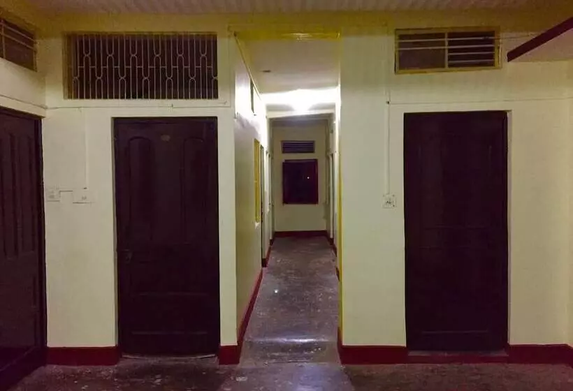 ペンション Shanti Guest House