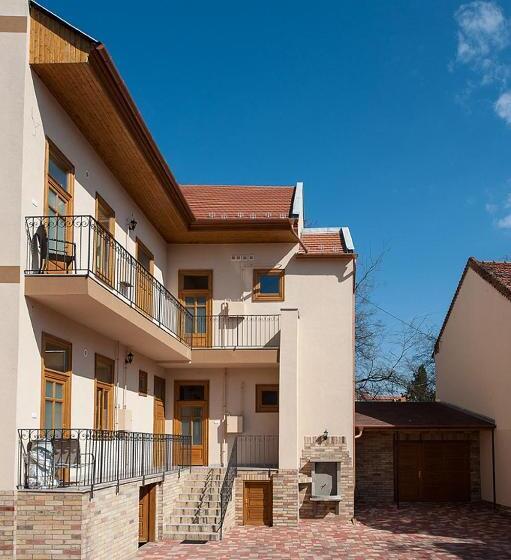 بنسيون Csanabella House