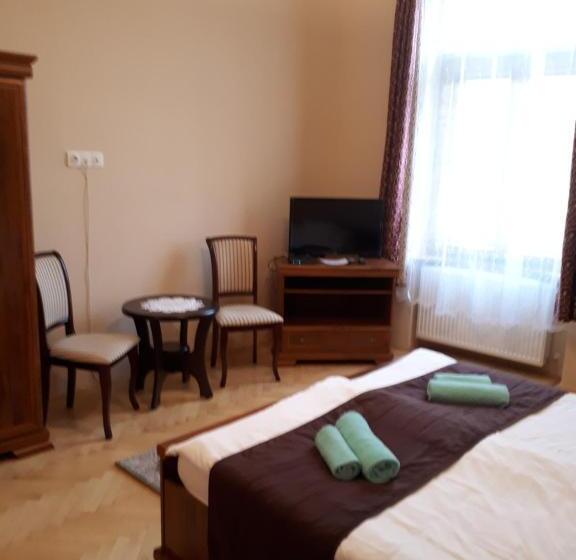 بنسيون Csanabella House