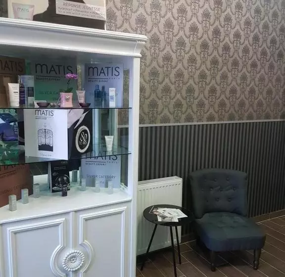 ペンション Csanabella House