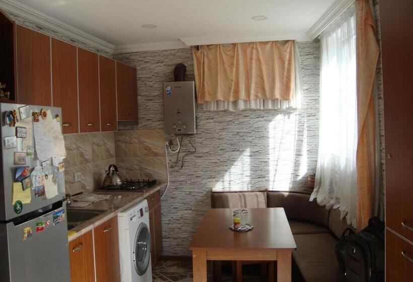 پانسیون Chicho Guesthouse