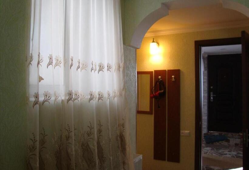 پانسیون Chicho Guesthouse