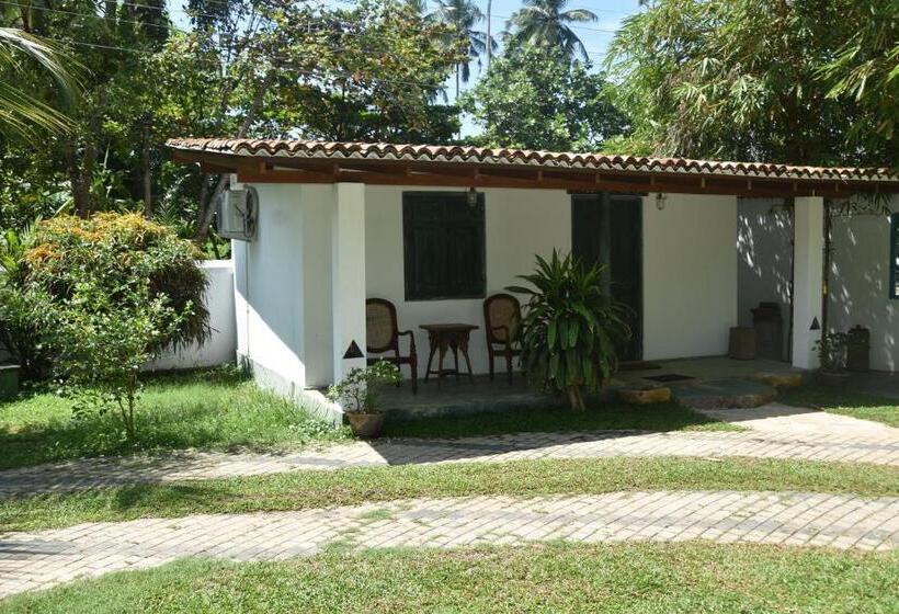 ペンション Sethra Villa Bentota