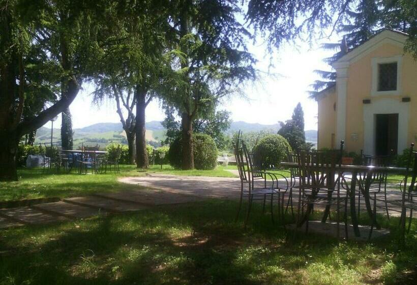 پانسیون Villa Montrona Rr