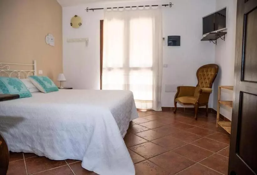 هتل Agriturismo Sa Mendhula