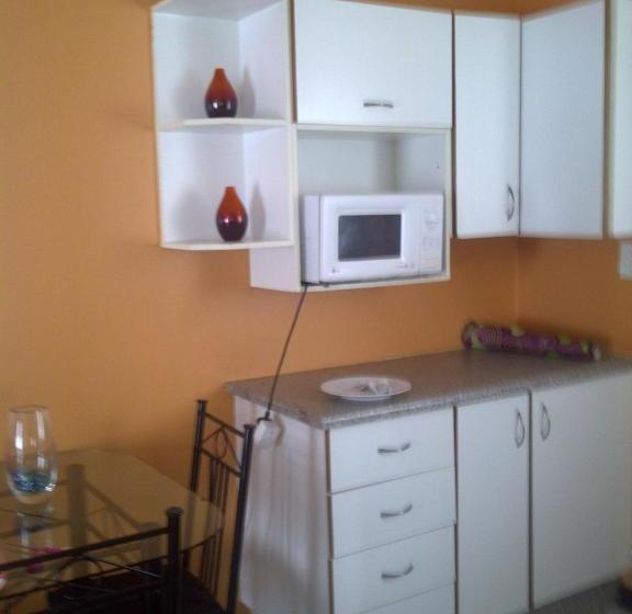 بنسيون Phomolo Guest House