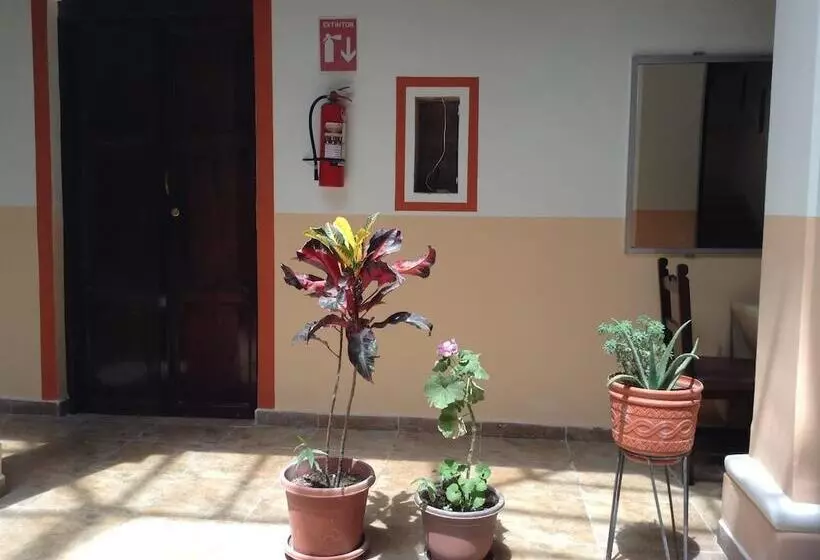 پانسیون Hostal Buenos Aires