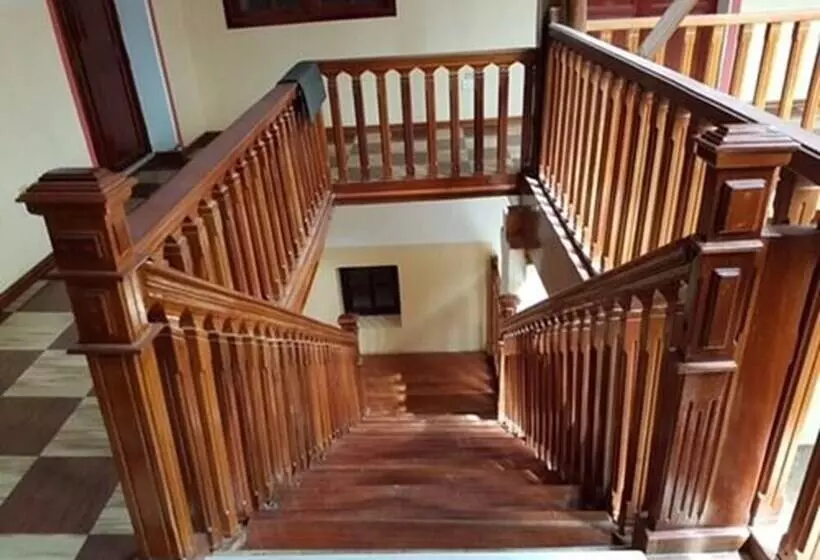 پانسیون Hostal Buenos Aires