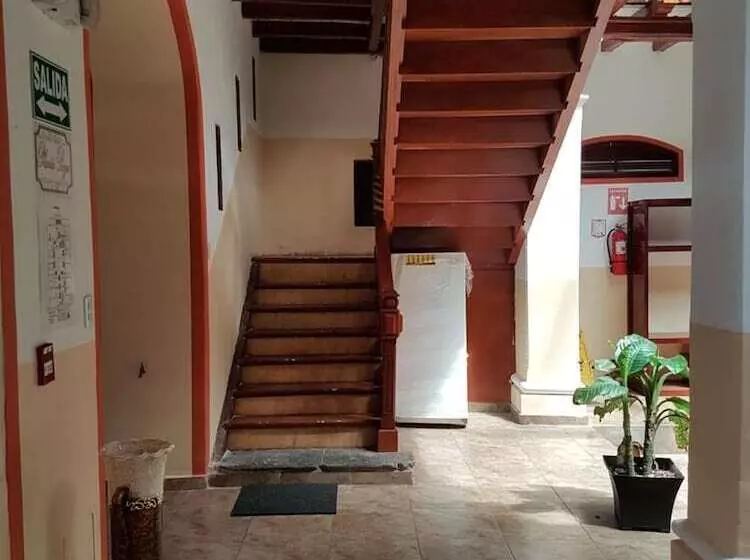 پانسیون Hostal Buenos Aires