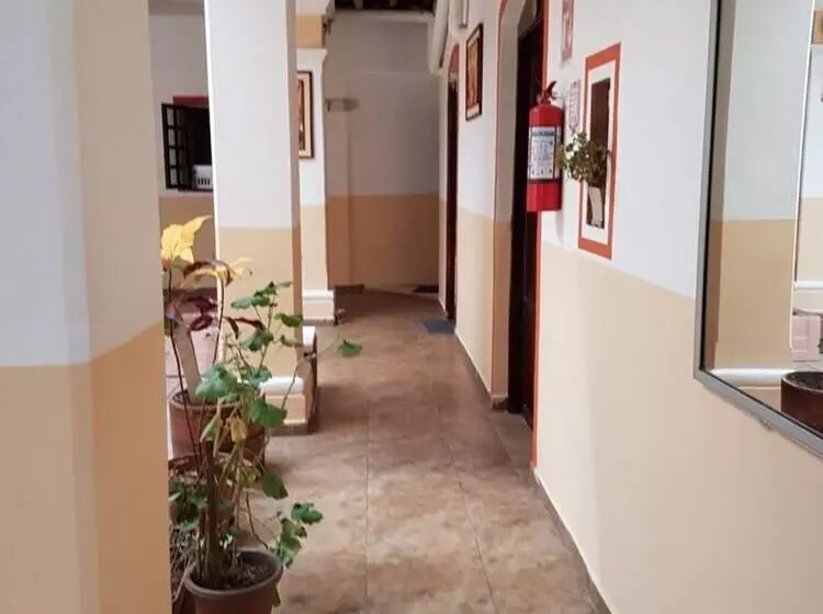 پانسیون Hostal Buenos Aires