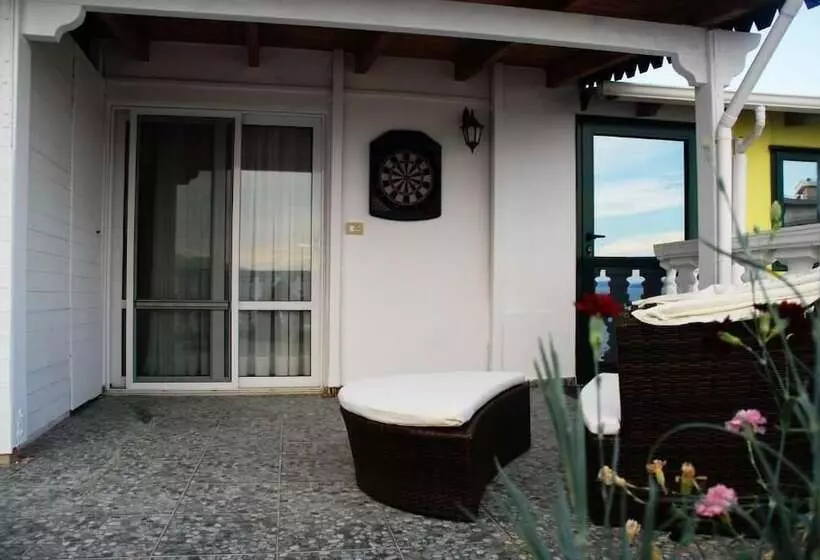 پانسیون Villa Mucho