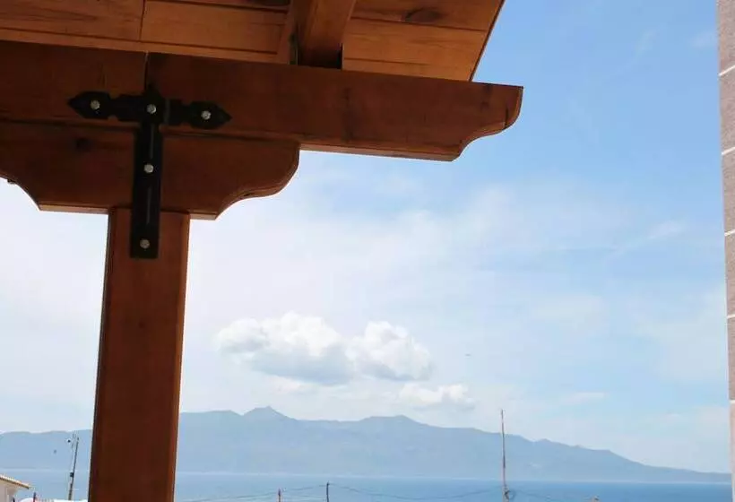 پانسیون Villa Mucho