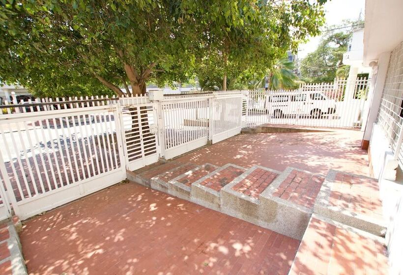 פנסיון Quillahost Guesthouse