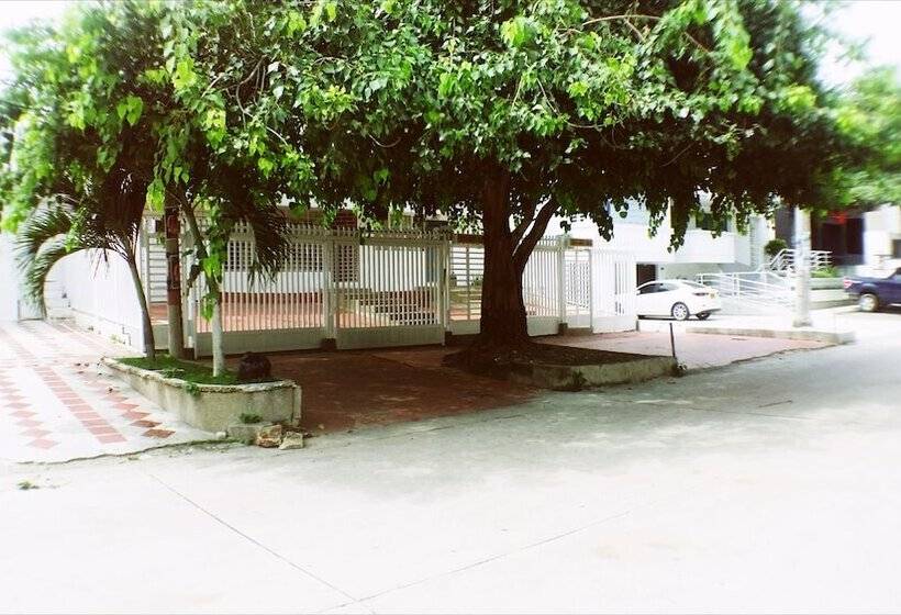 פנסיון Quillahost Guesthouse