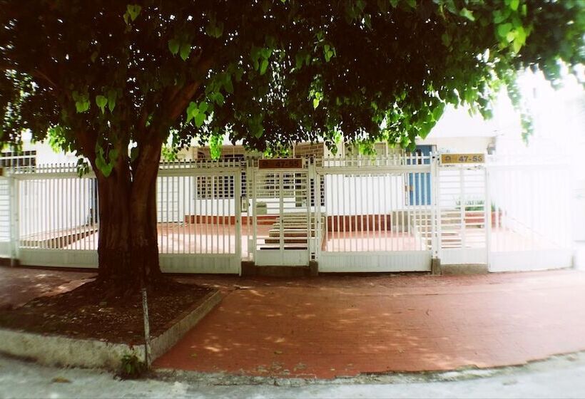 פנסיון Quillahost Guesthouse