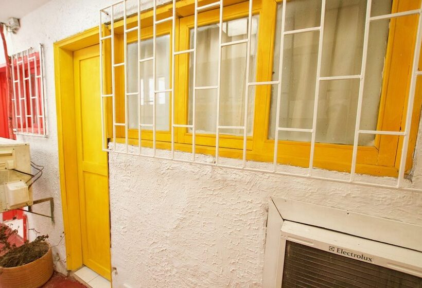 פנסיון Quillahost Guesthouse