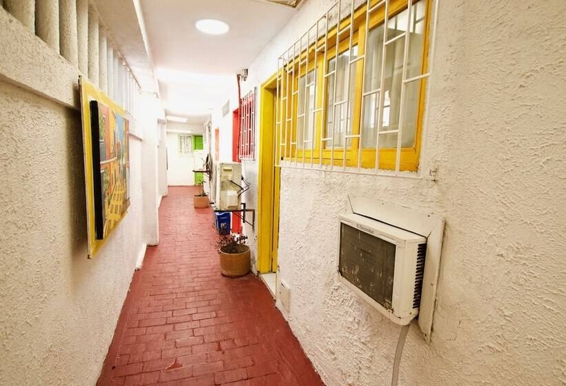 פנסיון Quillahost Guesthouse