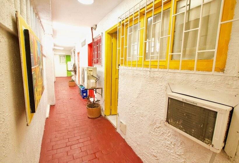 פנסיון Quillahost Guesthouse