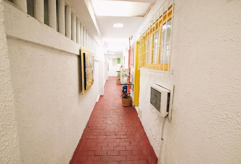 פנסיון Quillahost Guesthouse