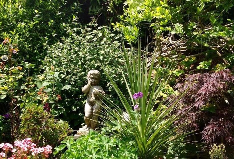 Pensione The Raffles