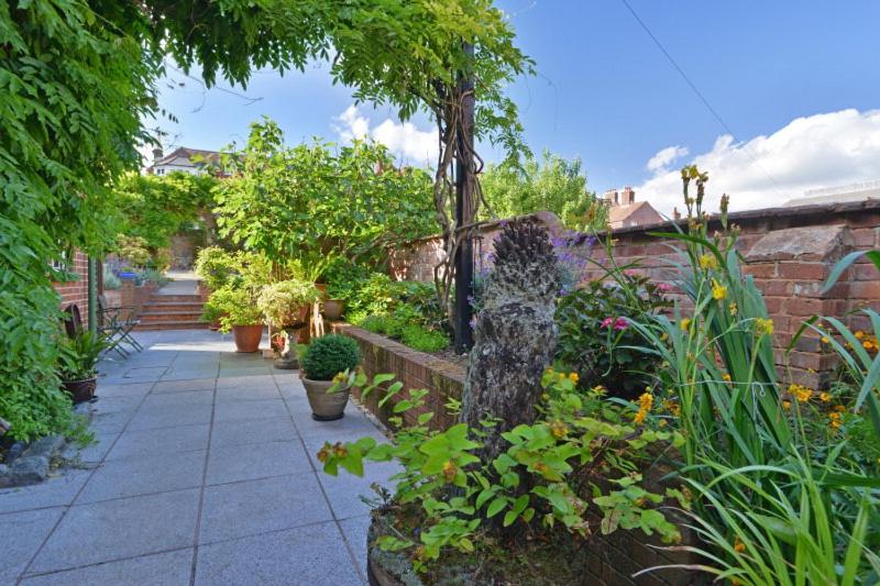 Pensione The Raffles