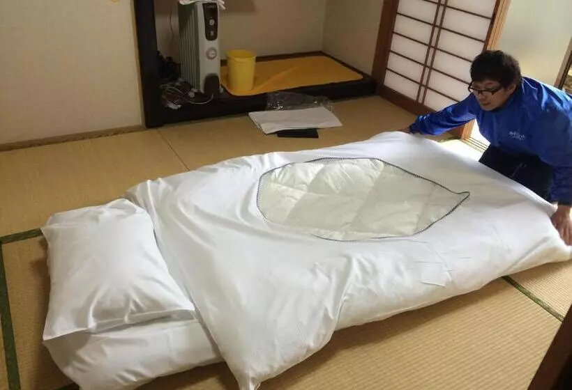 ペンション Wholeearth Ryokan Hiroshima