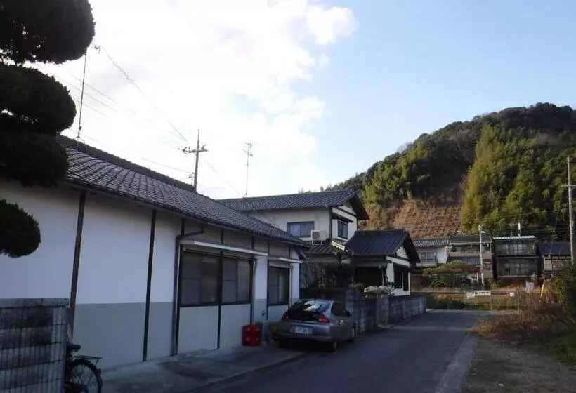 ペンション Wholeearth Ryokan Hiroshima