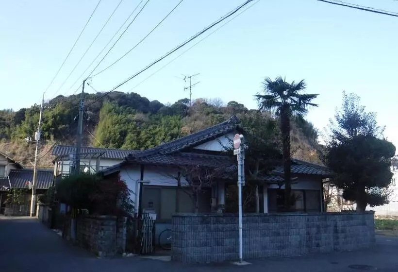 ペンション Wholeearth Ryokan Hiroshima