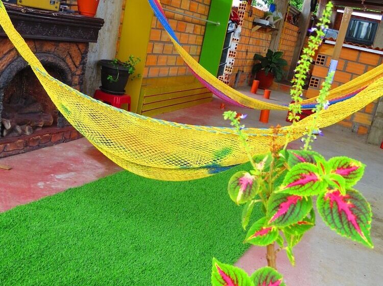 هاستل Flor Del Valle