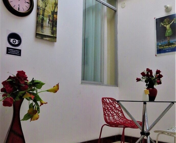 هاستل Flor Del Valle