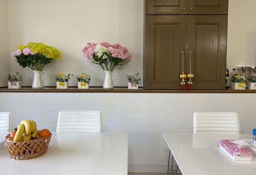 בית מלון כפרי Lake&forest Flower Villa