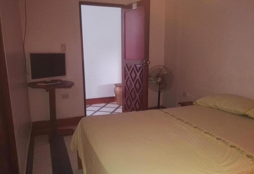 Pension Sarisa House