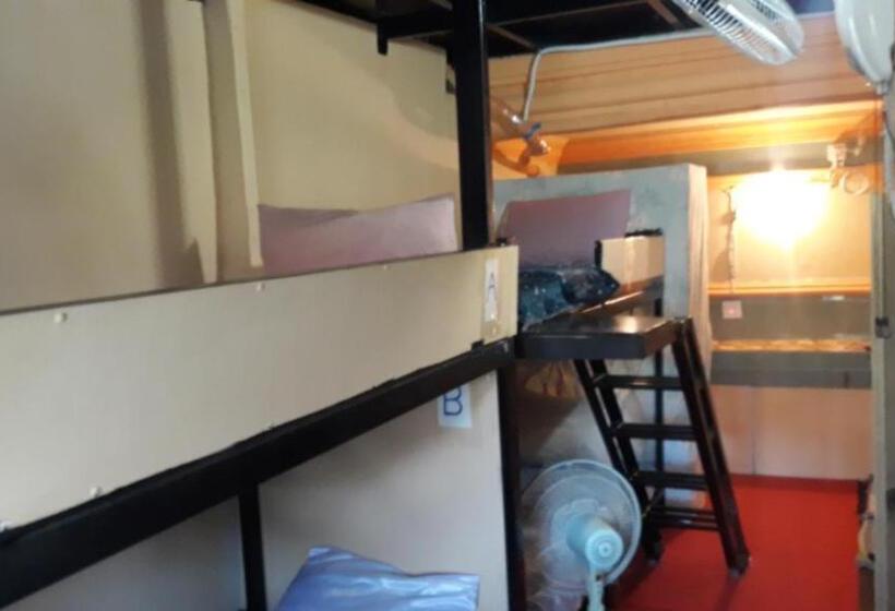 פנסיון Vanny's Peaceful Guesthouse