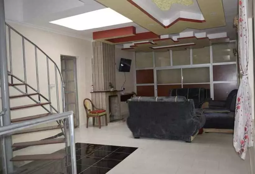 پانسیون Yaris Guest House