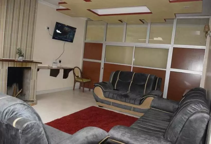 پانسیون Yaris Guest House