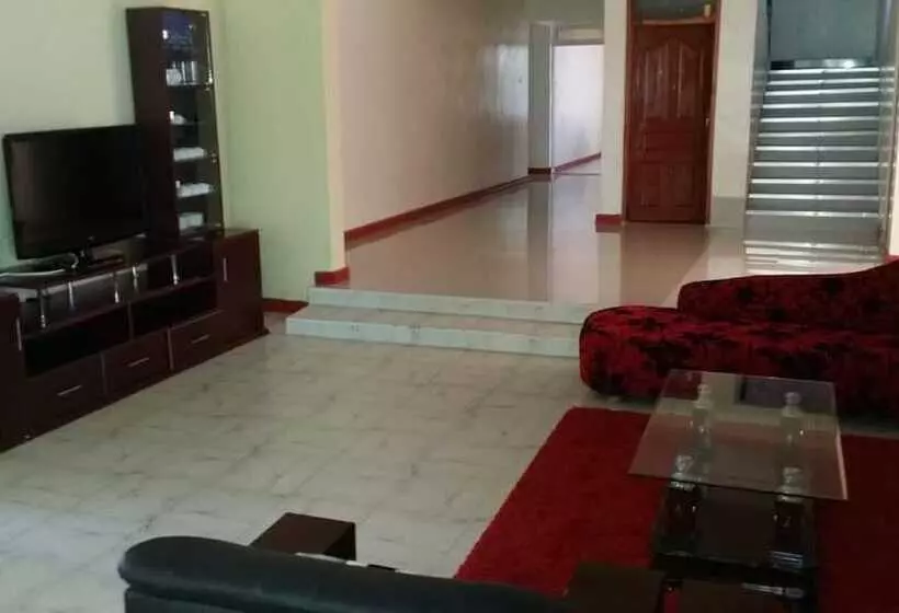 پانسیون Yaris Guest House