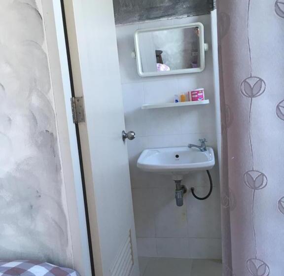 پانسیون You In House Urt Surathani Airport