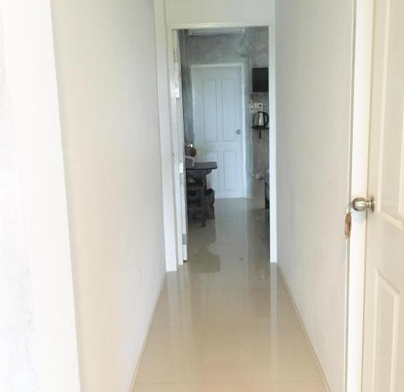 پانسیون You In House Urt Surathani Airport