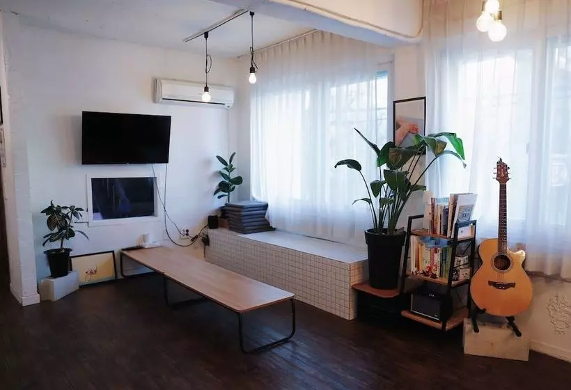 ペンション Bomn Guesthouse  Hostel